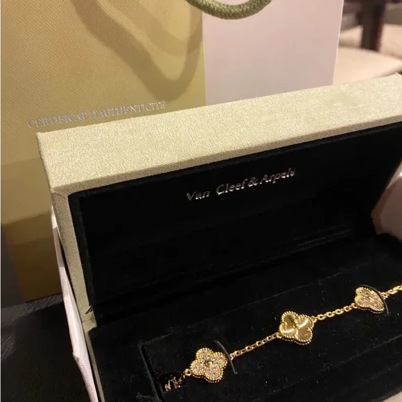 Van Cleef & Arpels Alhambra Vintage Bracelet (Full Set) - Picture 6 of 6